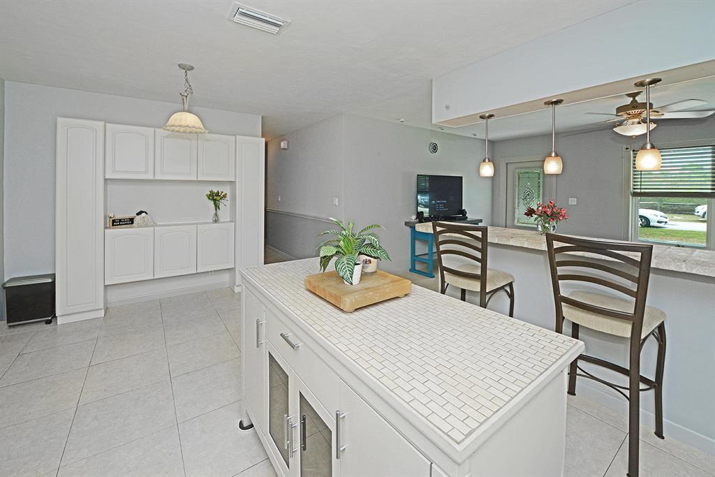 HIDDEN VALLEY - Residential