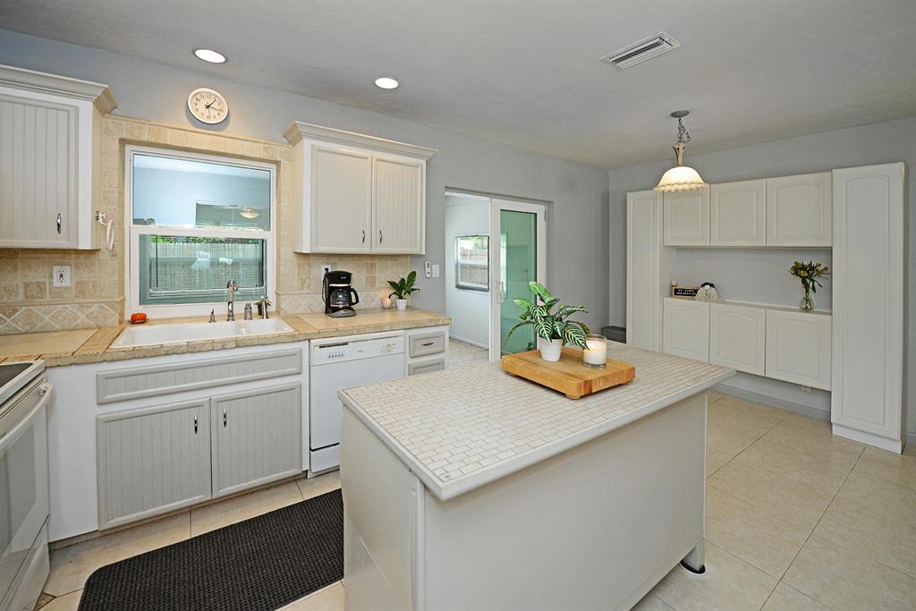 HIDDEN VALLEY - Residential