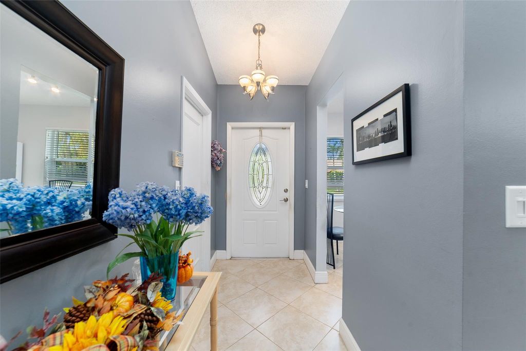Photo of 21314 Chinaberry Drive, Boca Raton, FL 33428 (MLS # F10530768)