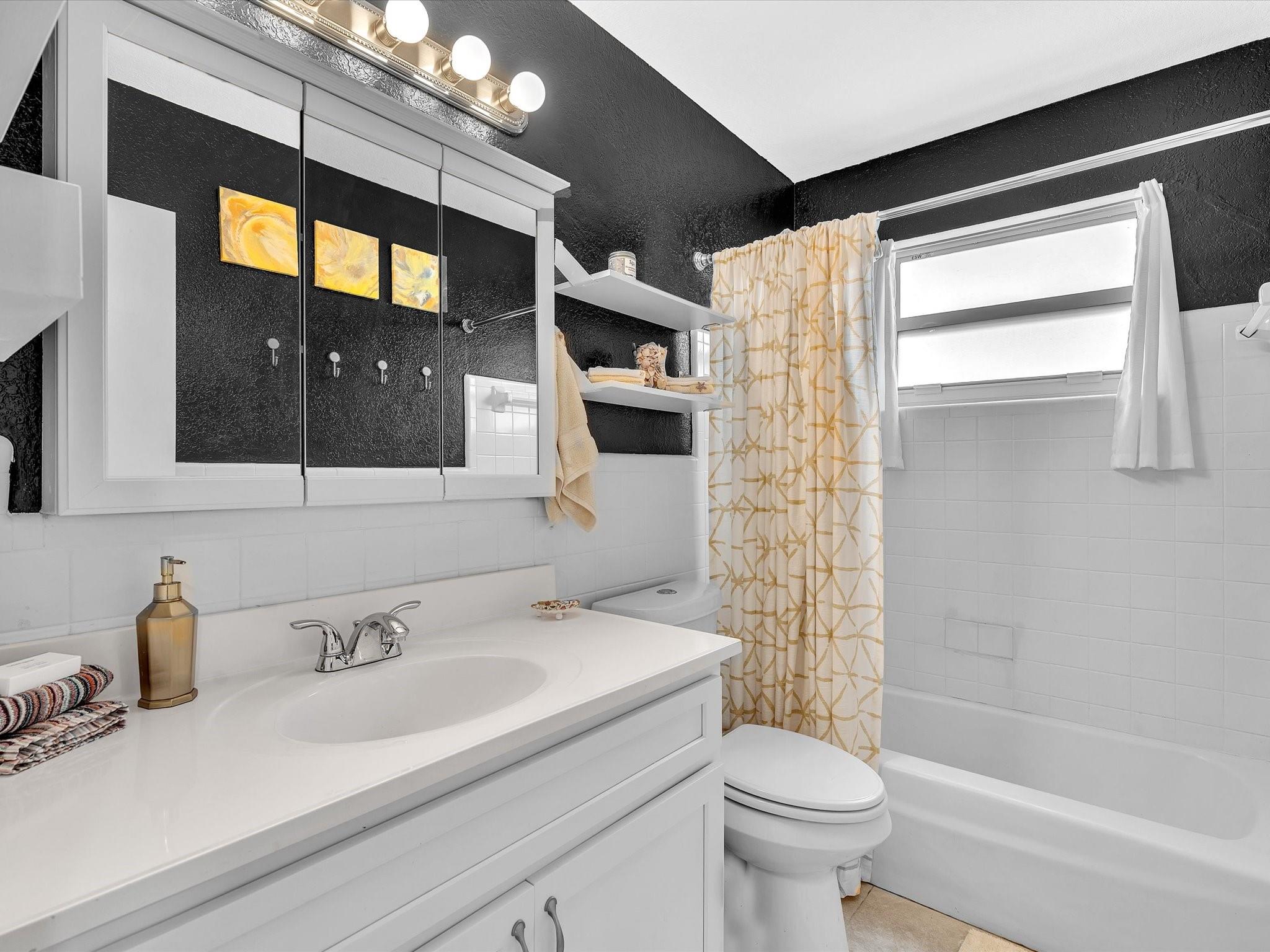 Breezyway Manor 28-18 B - Residential