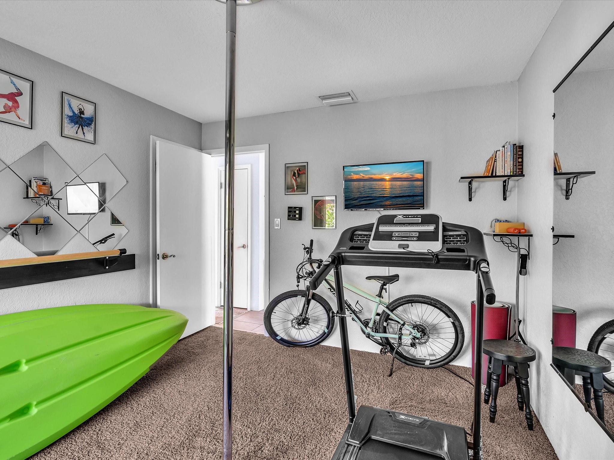 Breezyway Manor 28-18 B - Residential