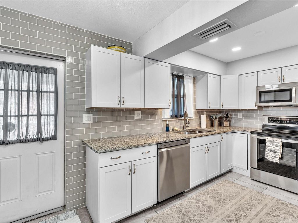 Photo of 3540 SW 12th Ct, Fort Lauderdale, FL 33312 (MLS # F10535649)