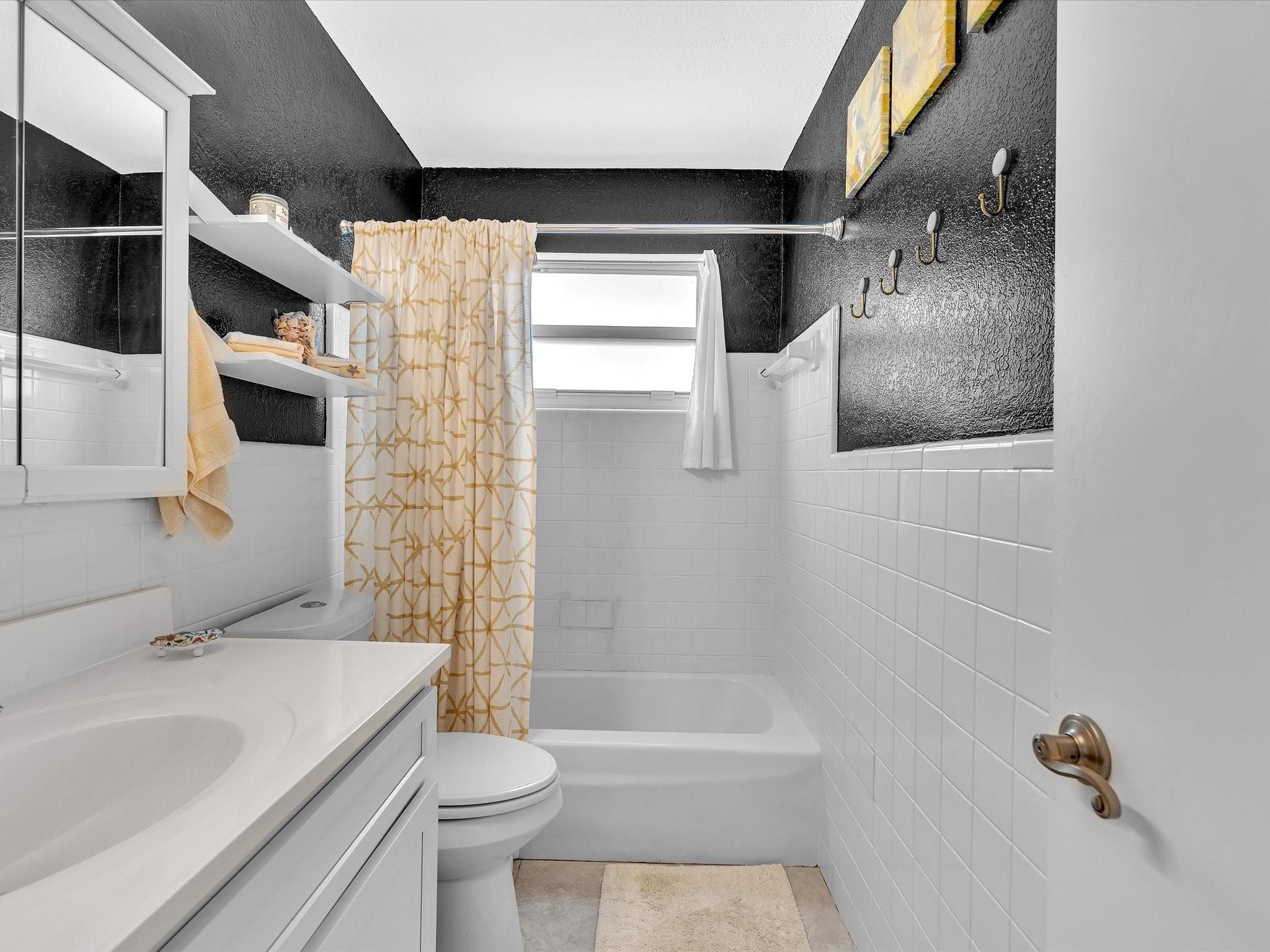 Breezyway Manor 28-18 B - Residential