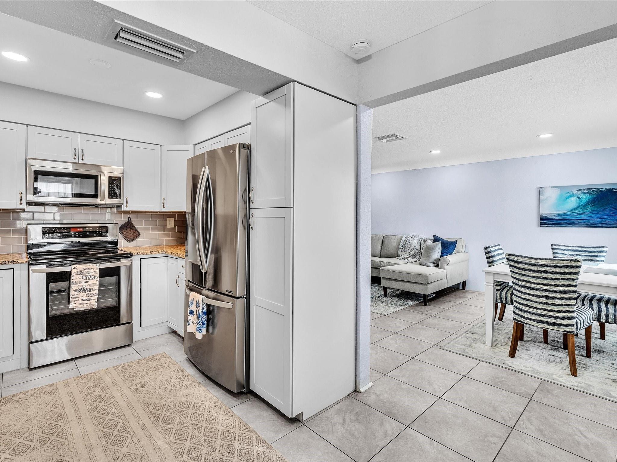 Breezyway Manor 28-18 B - Residential