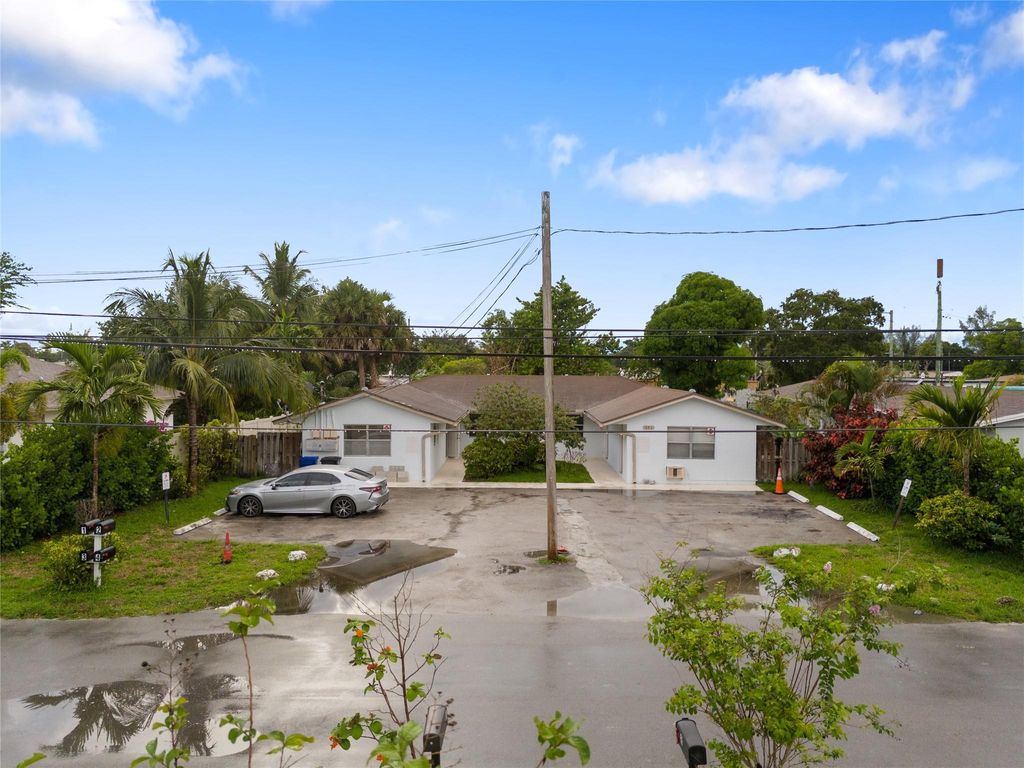 Photo of 645 NW 15th Ave, Fort Lauderdale, FL 33311 (MLS # F10448290)