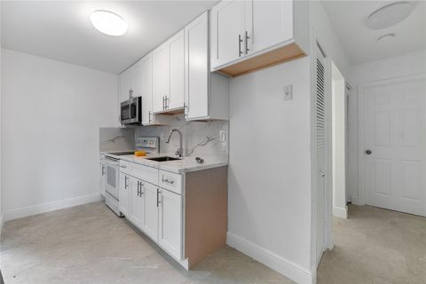 Quadruplex in Fort Lauderdale FL 645 15th Ave 24.jpg