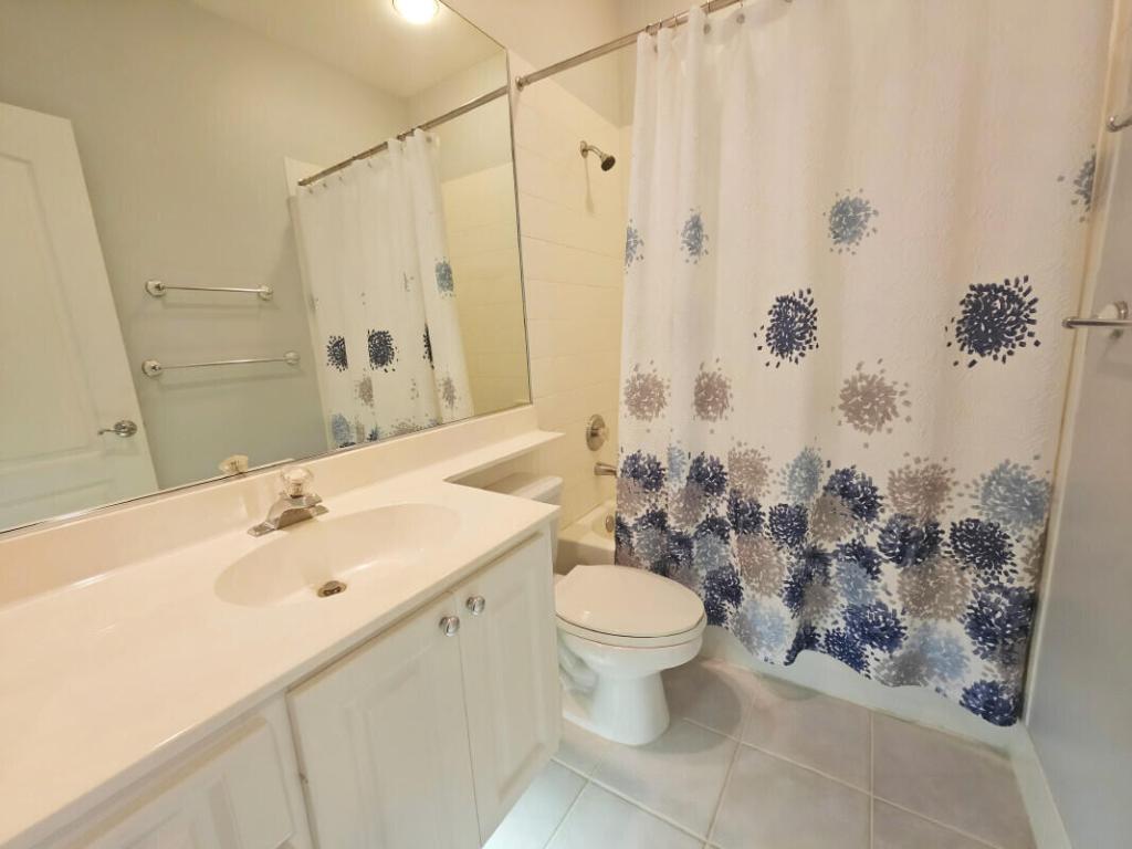 TEQUESTA OAKS - Residential Lease