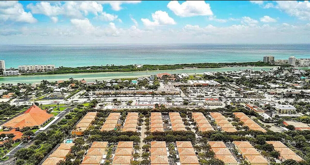 TEQUESTA OAKS - Residential Lease