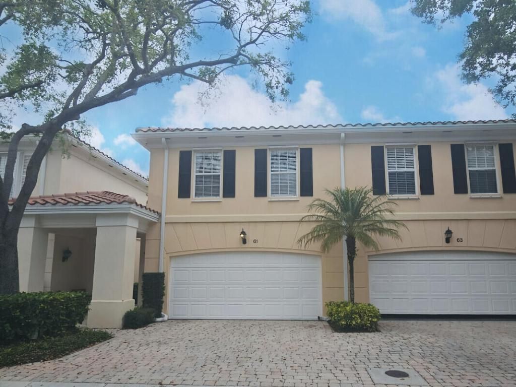 Photo of 61 Live Oak Circle, Tequesta, FL 33469 (MLS # R10960394)