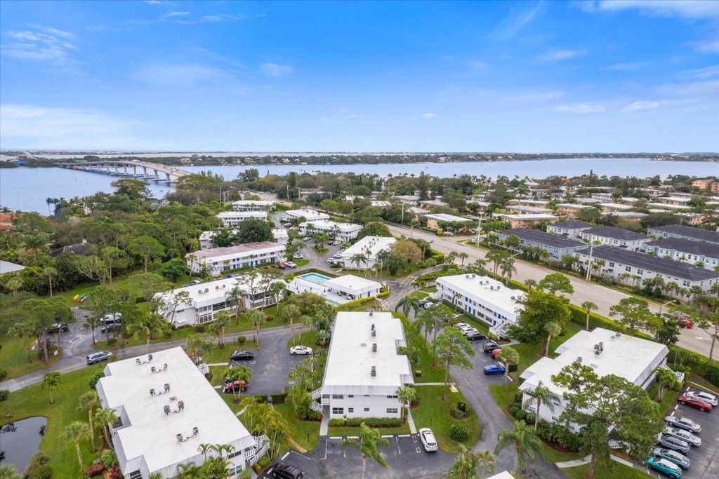 Photo of 2929 SE Ocean Boulevard #H-8, Stuart, FL 34996 (MLS # R10984496)