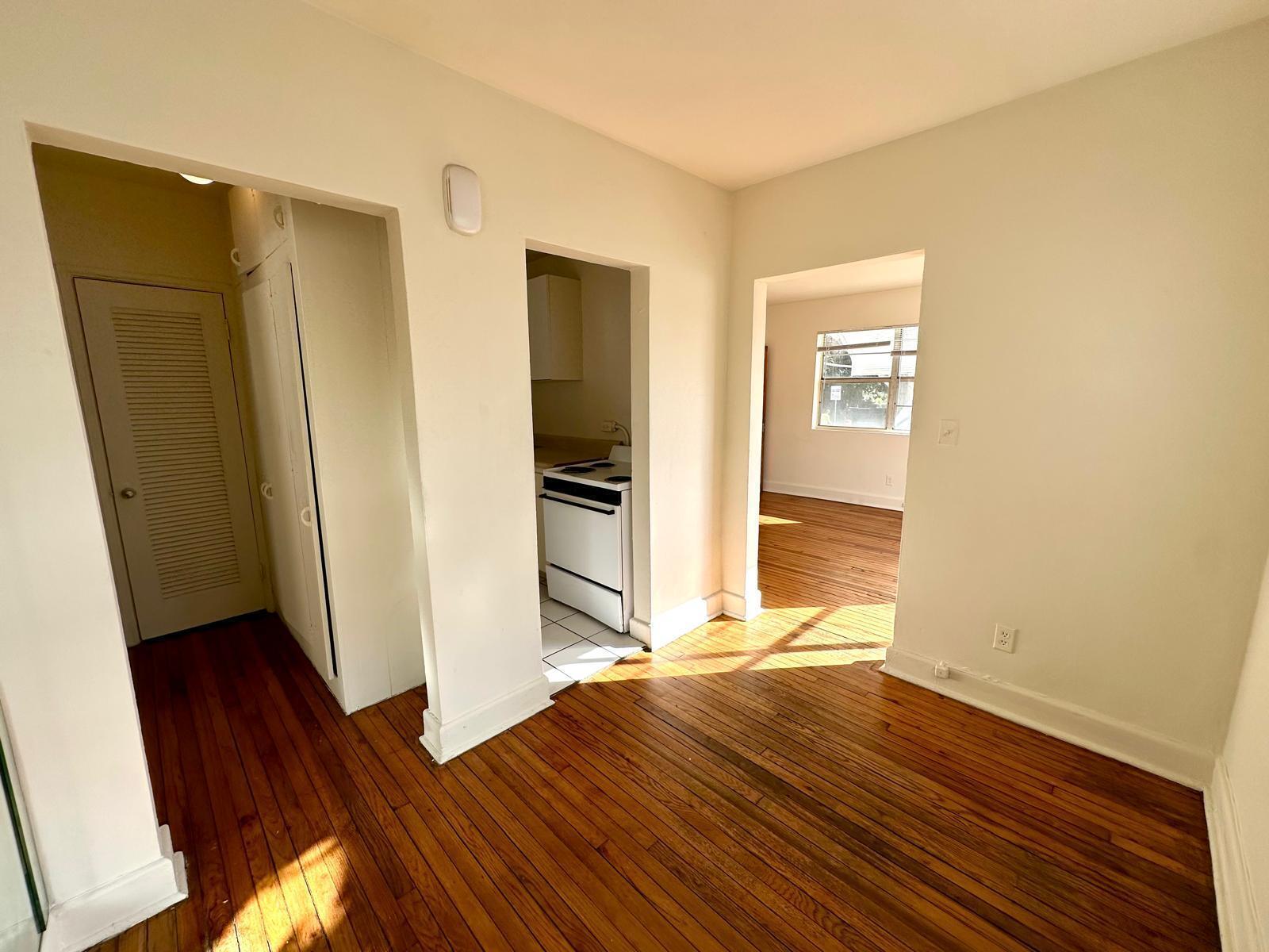 North Palm Beach Pl 3 - Residential Lease