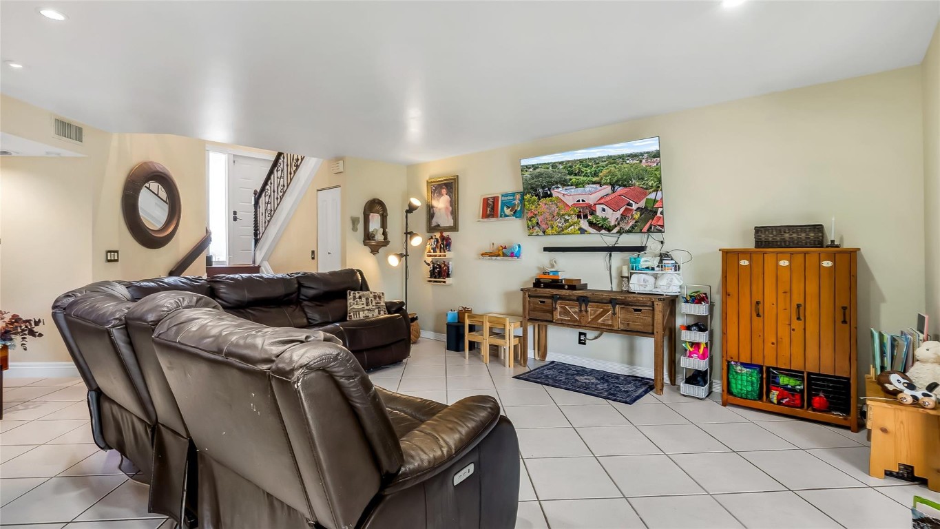 LAKEVIEW COURTS AT JACARA - Residential