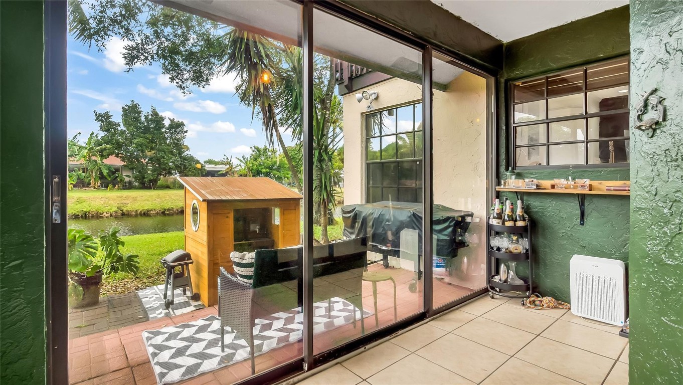 LAKEVIEW COURTS AT JACARA - Residential