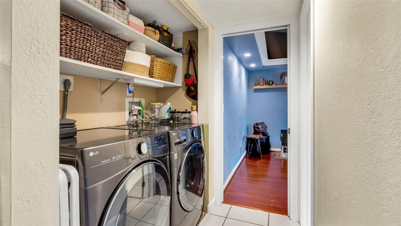 LAKEVIEW COURTS AT JACARA - Residential