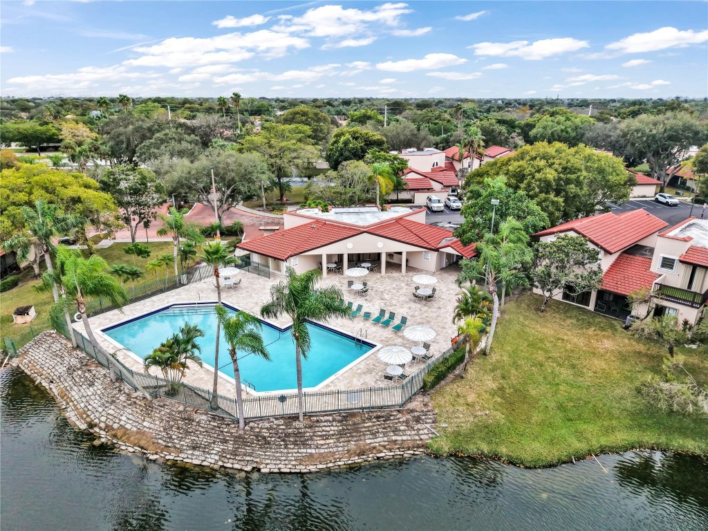 LAKEVIEW COURTS AT JACARA - Residential