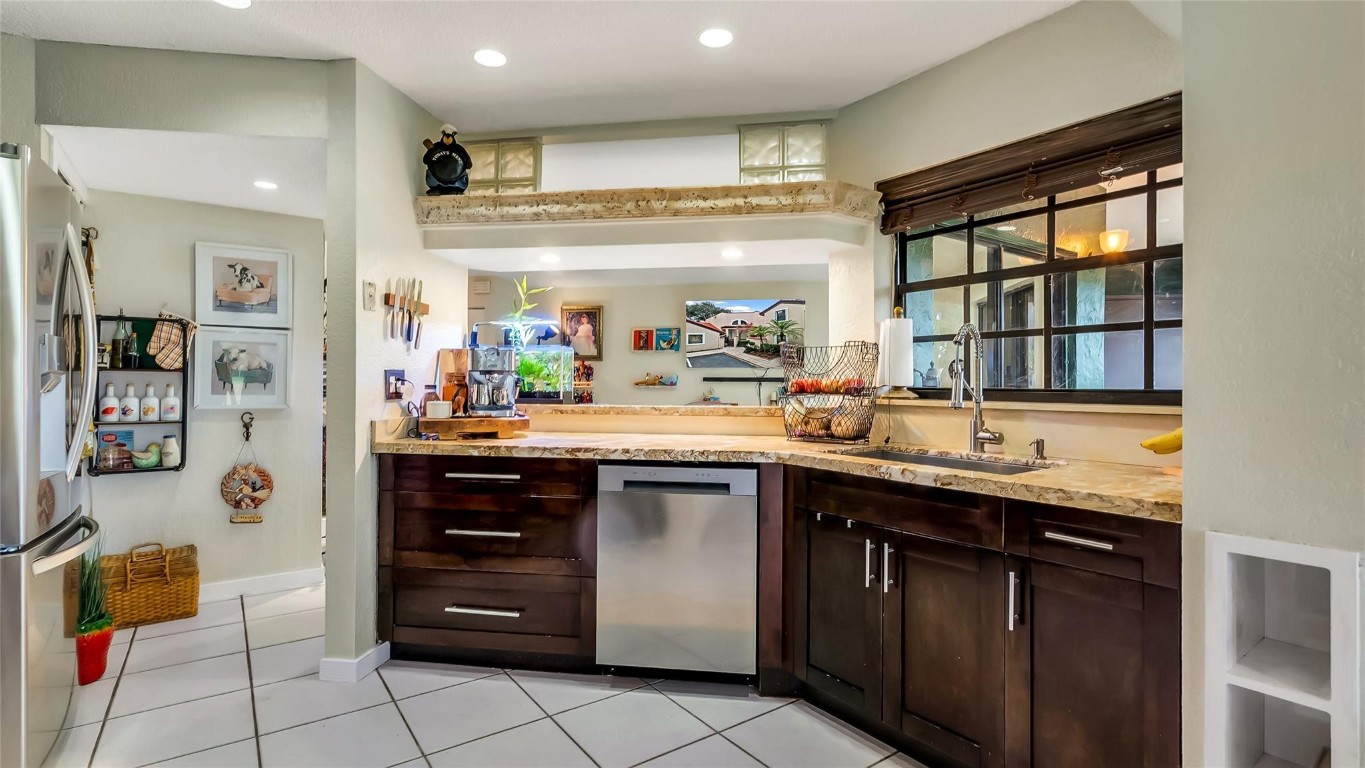 LAKEVIEW COURTS AT JACARA - Residential