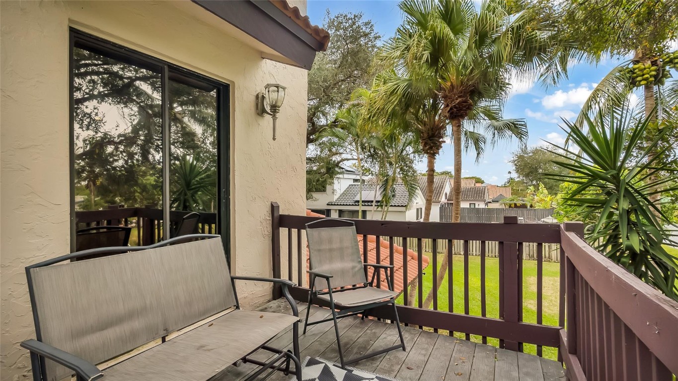 LAKEVIEW COURTS AT JACARA - Residential