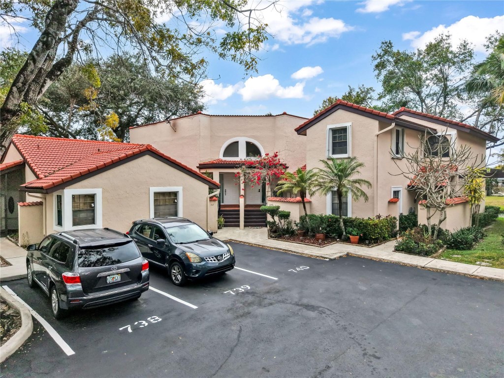 LAKEVIEW COURTS AT JACARA - Residential