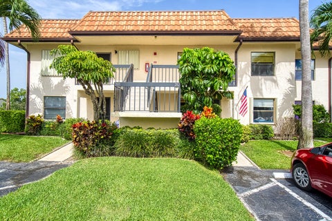 2 beds bed, 2 baths bath property at 7257 Golf Colony Court 202, Lake Worth, FL 33467