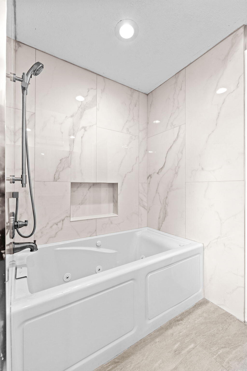 LAKES OF SHERBROOKE PH 8 - Residential