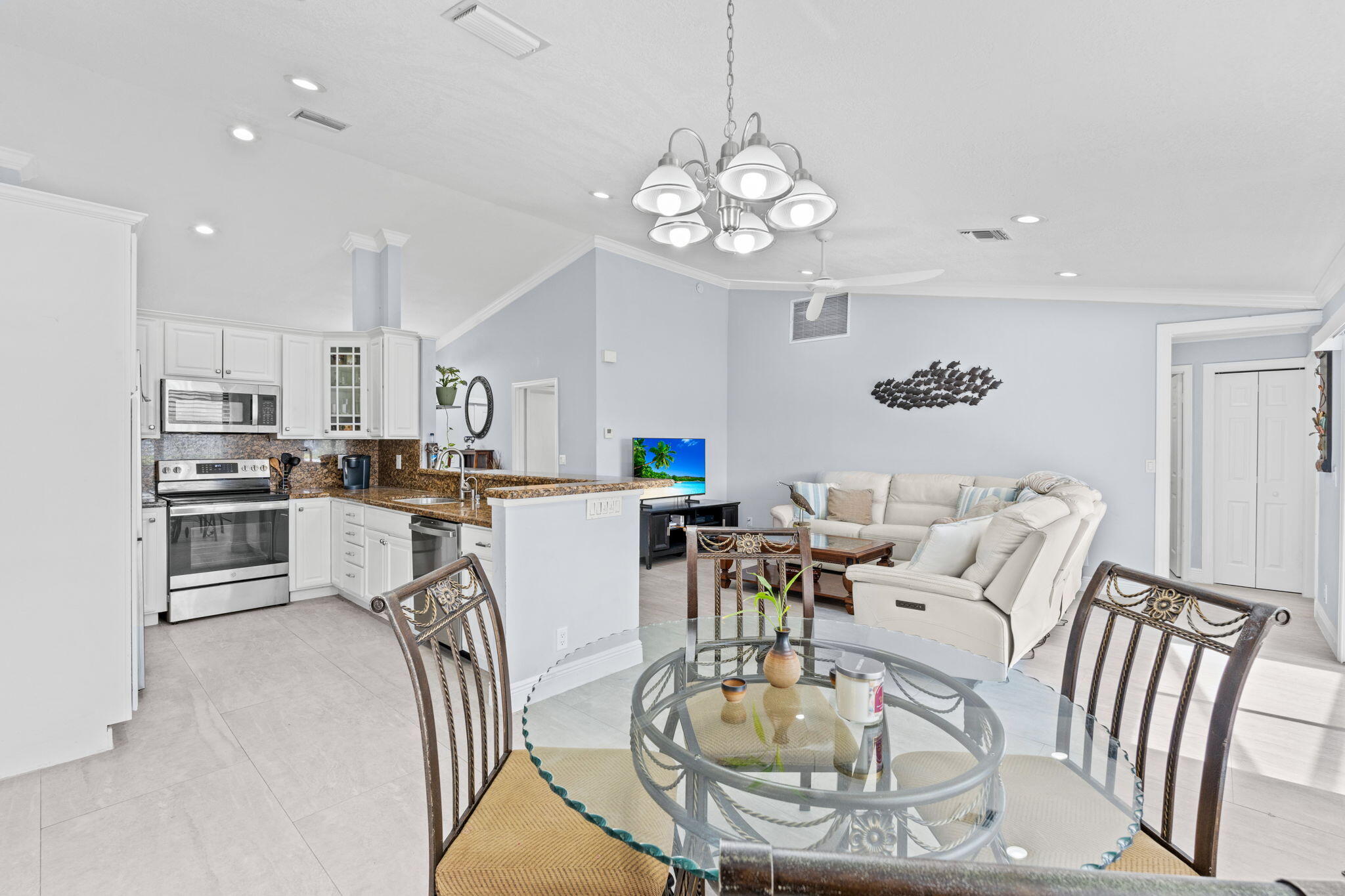 LAKES OF SHERBROOKE PH 8 - Residential