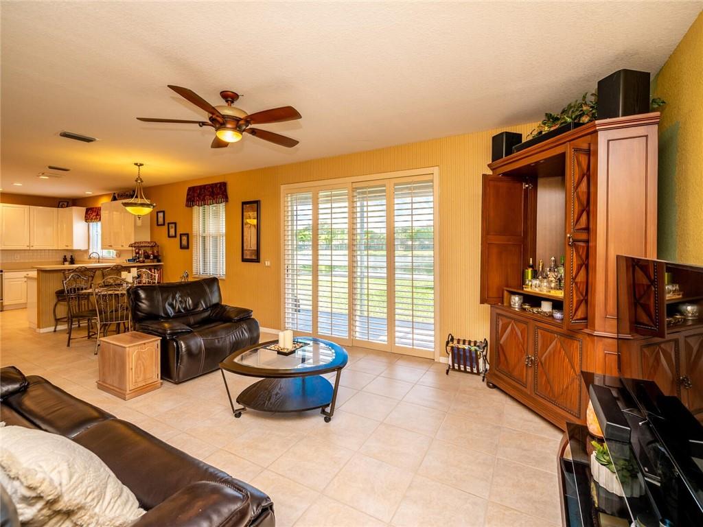 Diamond Cay 159-30 B - Residential