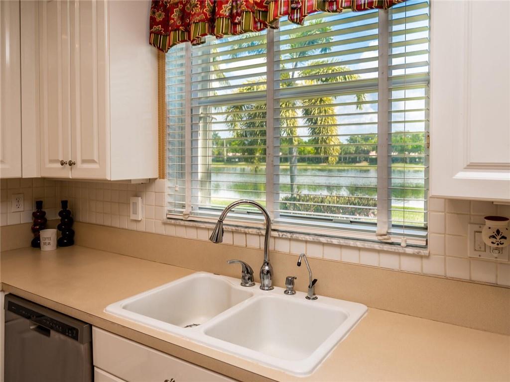 Diamond Cay 159-30 B - Residential