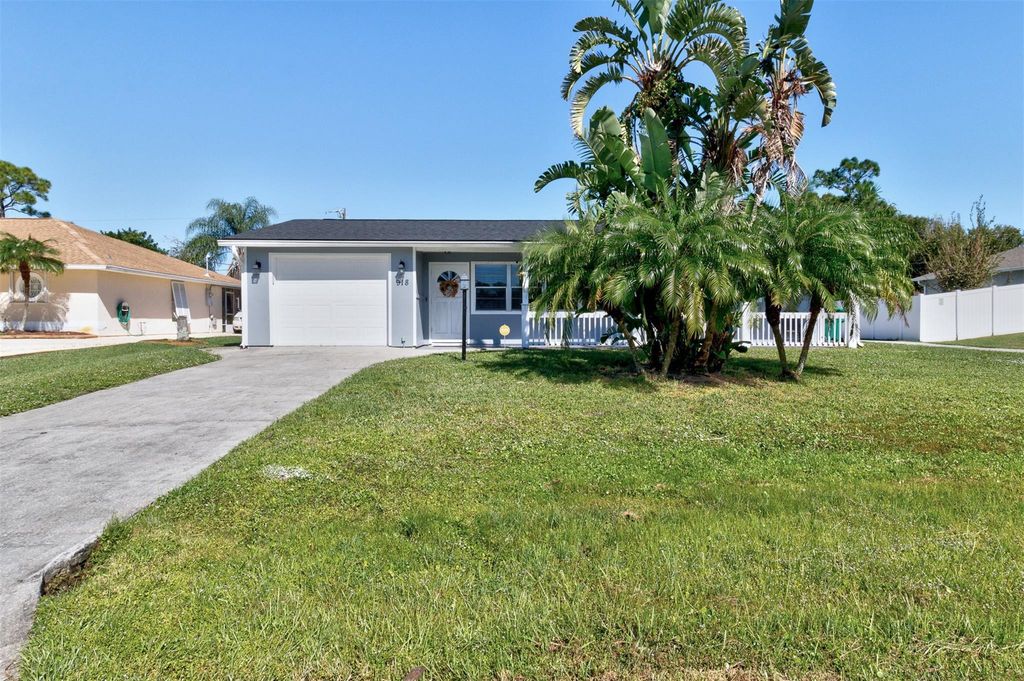 Photo of 918 Bermuda Avenue, Sebastian, FL 32958 (MLS # F10534934)