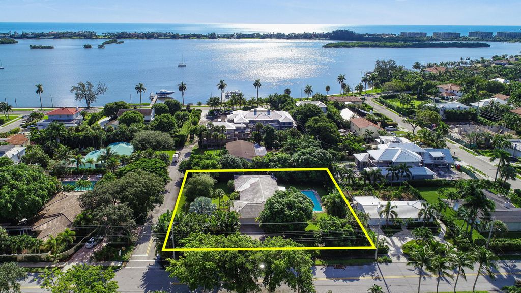 Photo of 132 Miramar Way, West Palm Beach, FL 33405 (MLS # R10980618)