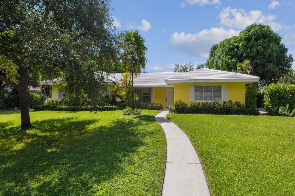 Photo of 132 Miramar Way, West Palm Beach, FL 33405 (MLS # R10980618)