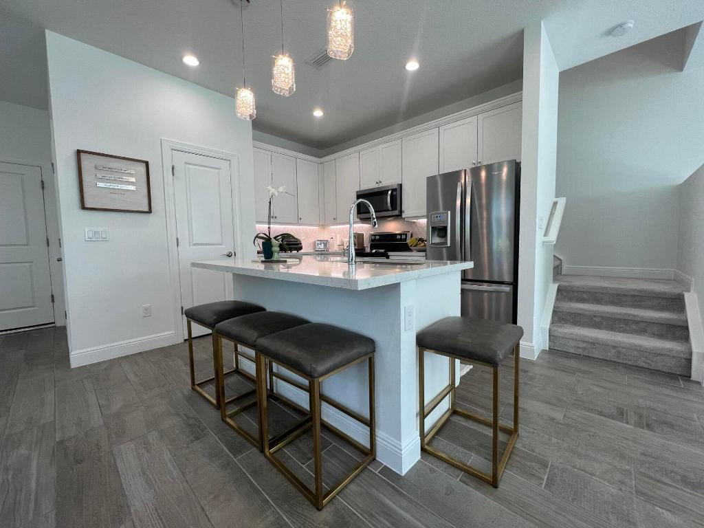 DEERFIELD CROSSING - Residential Lease