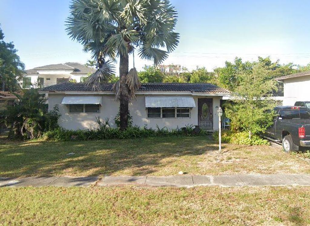 Photo of 234 NE 7th Street, Boca Raton, FL 33432 (MLS # R11152131)
