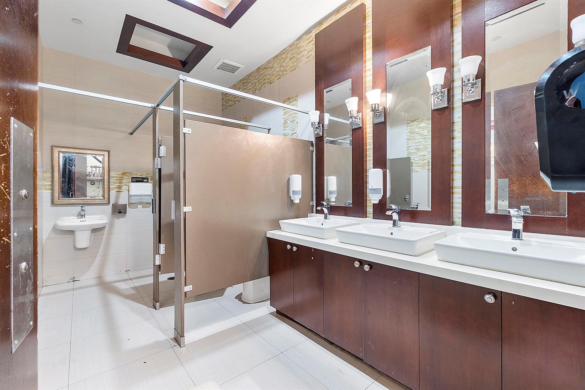 ATLANTIC GROVE CONDO - Commercial Sale