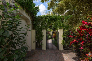SHADY OAKS OF PALM BEACH - Residential