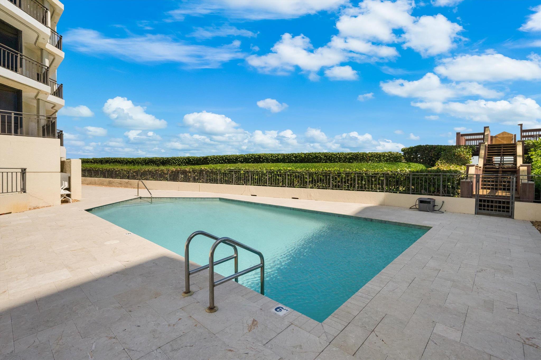 LANDFALL CONDO - Residential