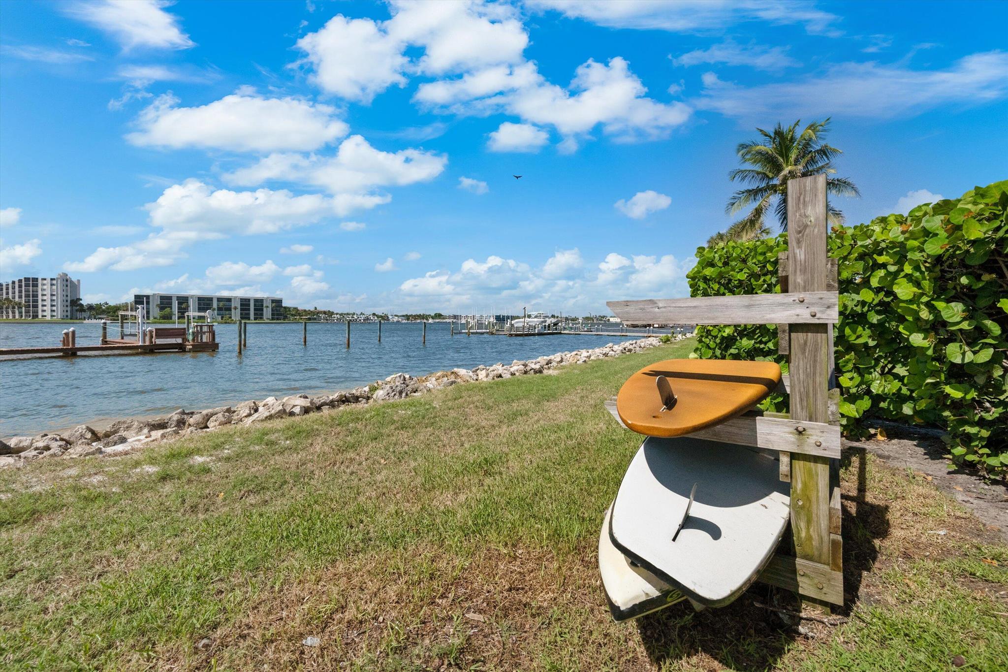 LANDFALL CONDO - Residential