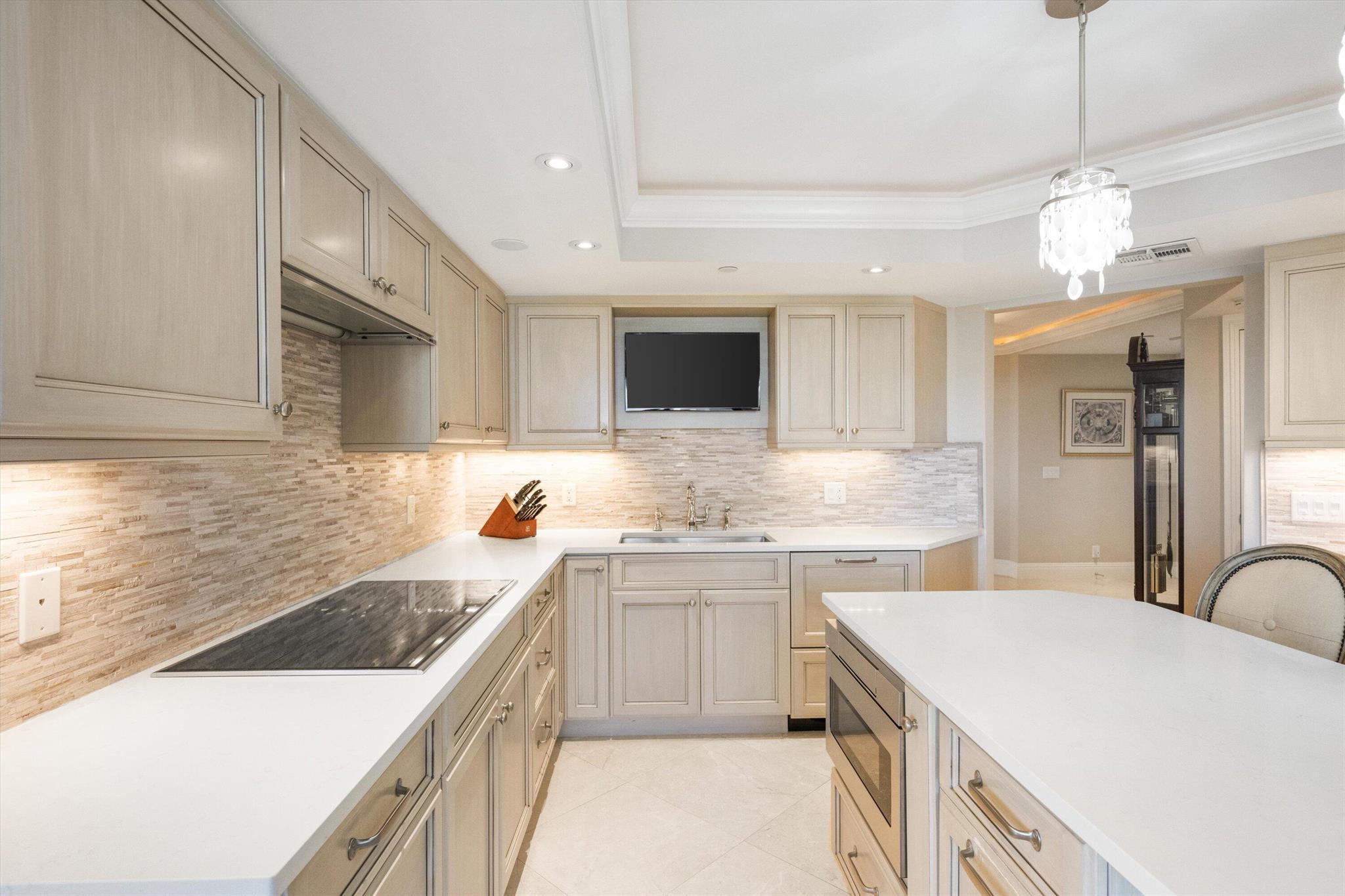 LANDFALL CONDO - Residential