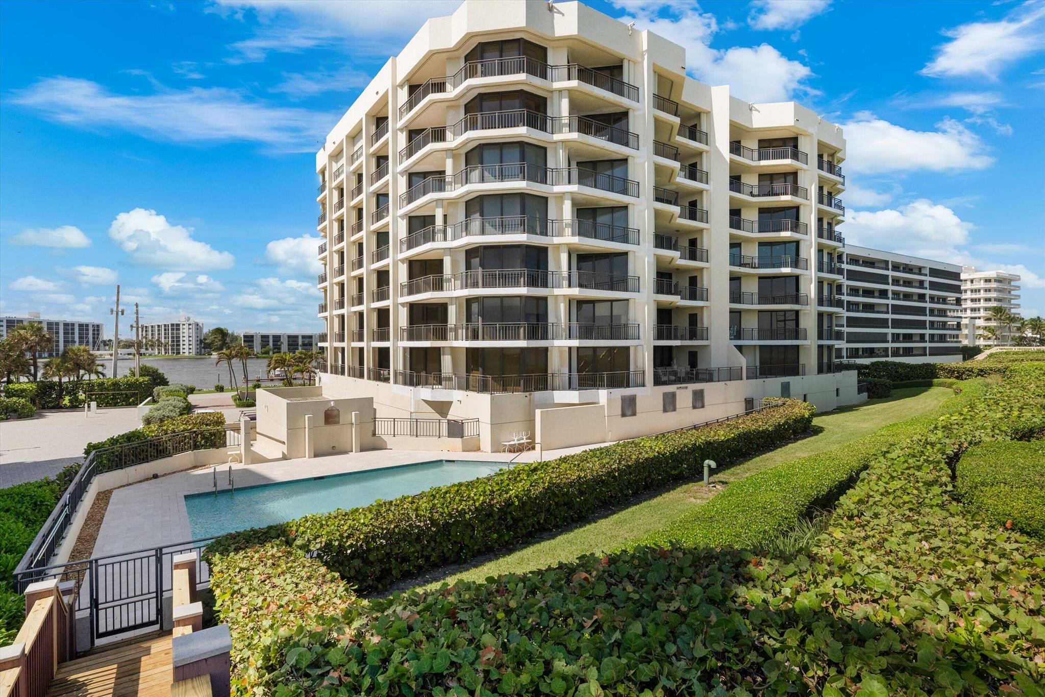 LANDFALL CONDO - Residential