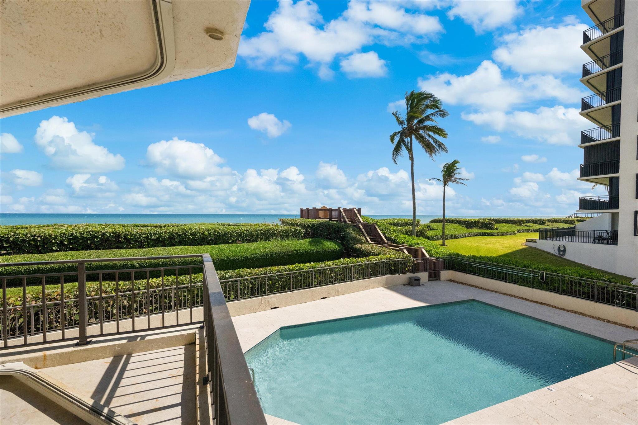 LANDFALL CONDO - Residential