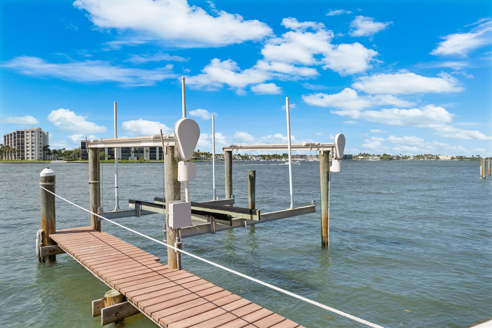 LANDFALL CONDO - Residential