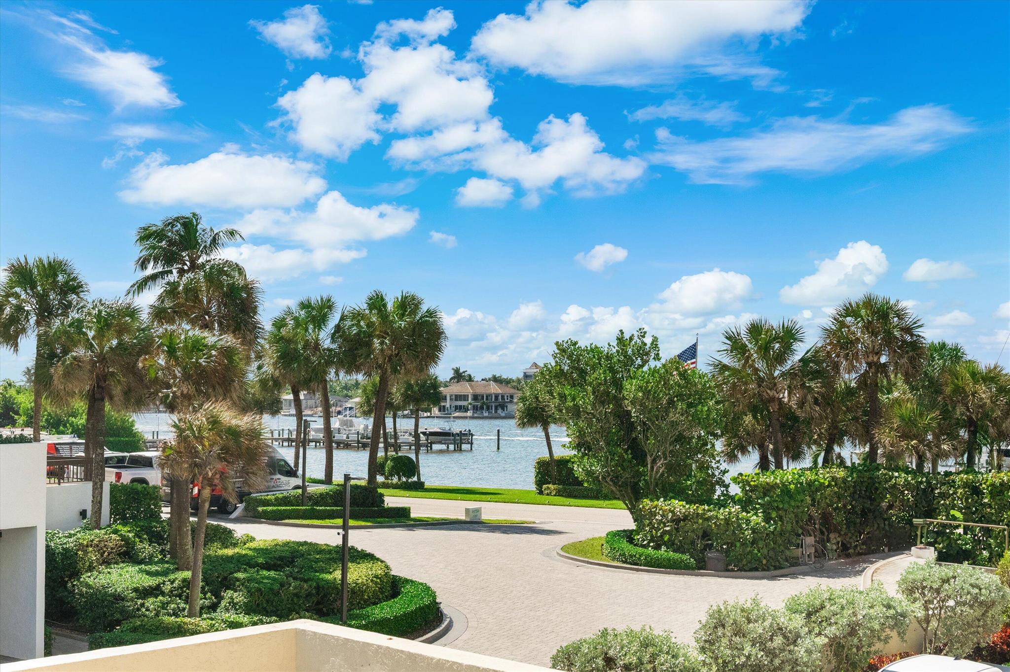 LANDFALL CONDO - Residential