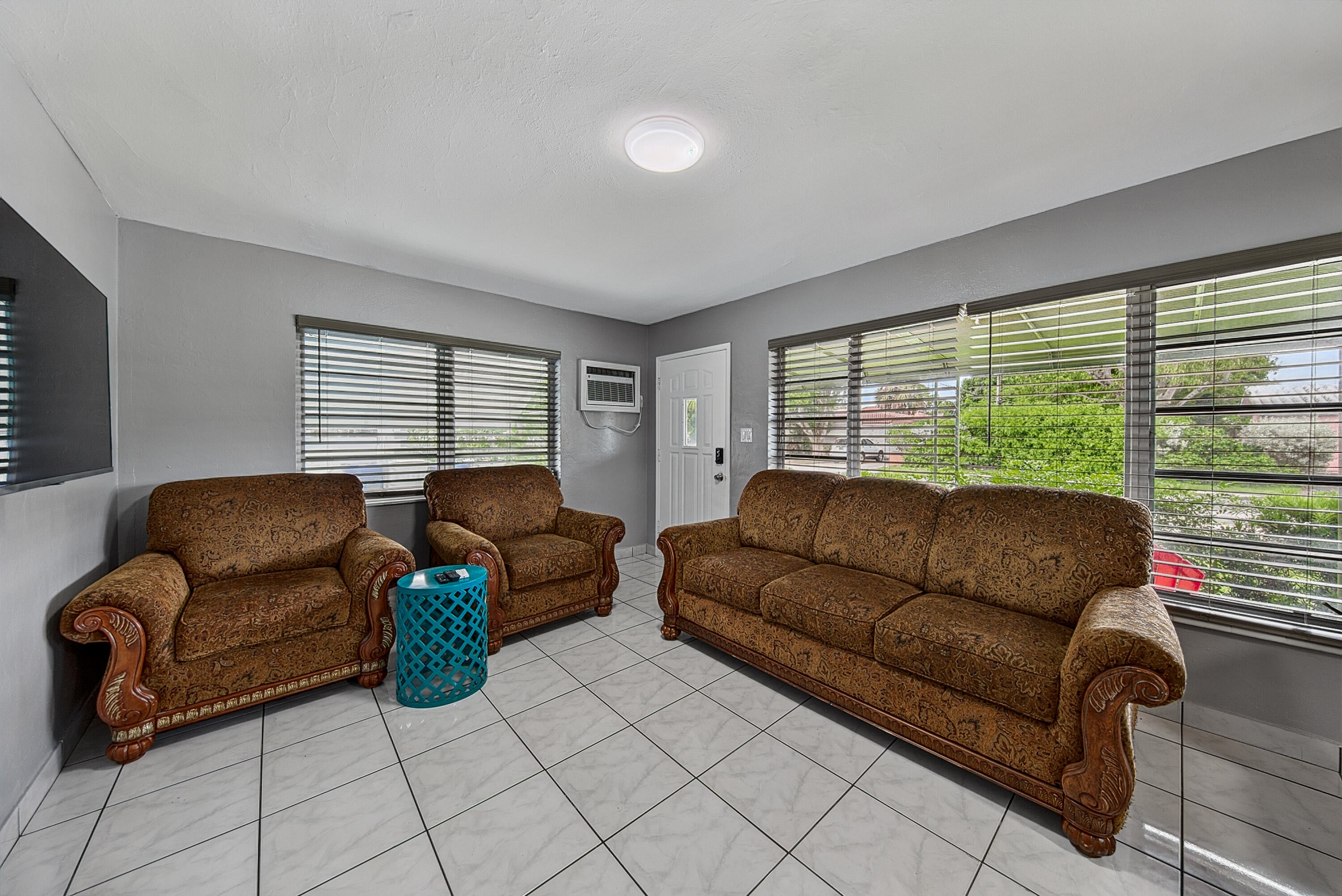 2312 NE 4th Street