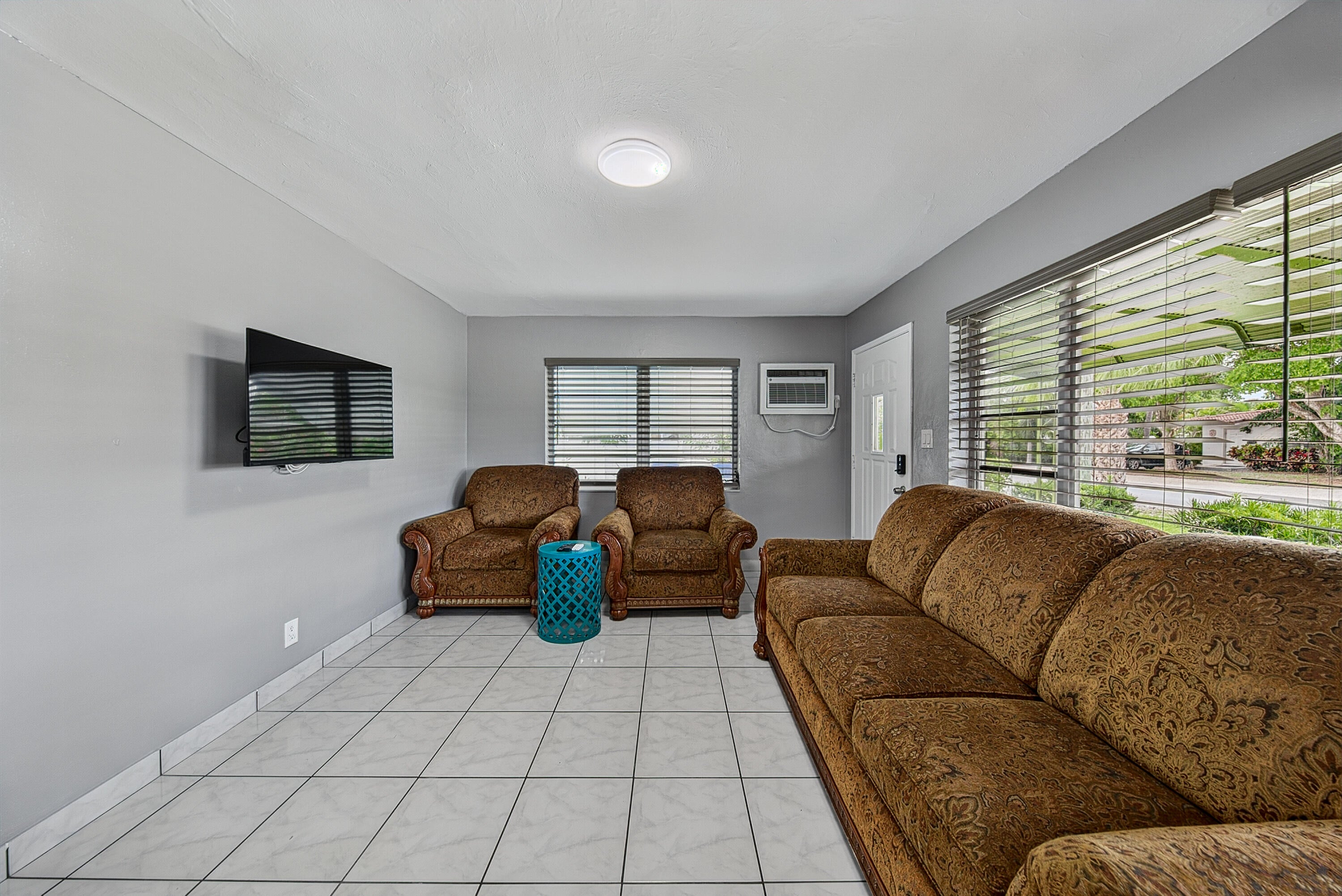2312 NE 4th Street
