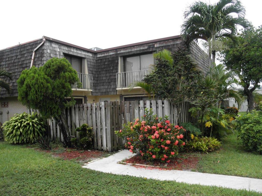 Photo of 27 Lake Arbor Drive, Palm Springs, FL 33461 (MLS # R10988313)