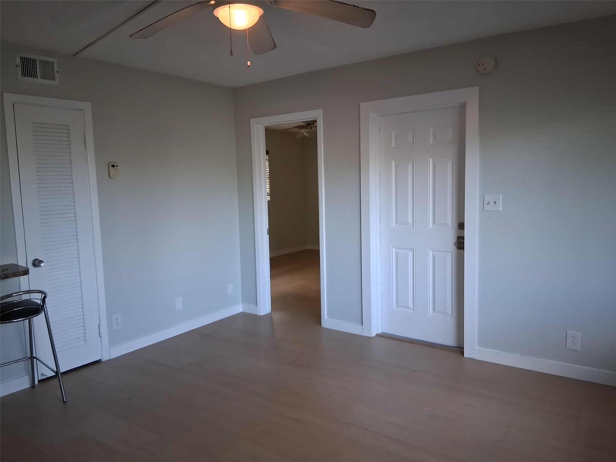 Holiday Apartments Condo - Residential