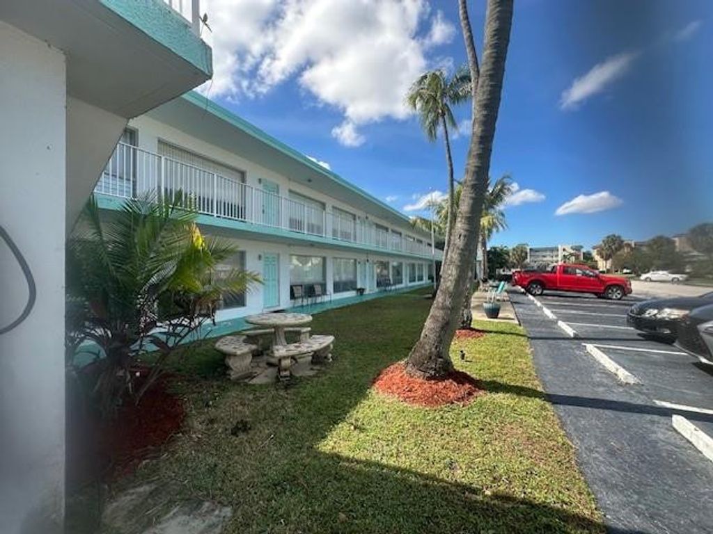 Photo of 3212 NE 7th Place #10, Pompano Beach, FL 33062 (MLS # F10533963)