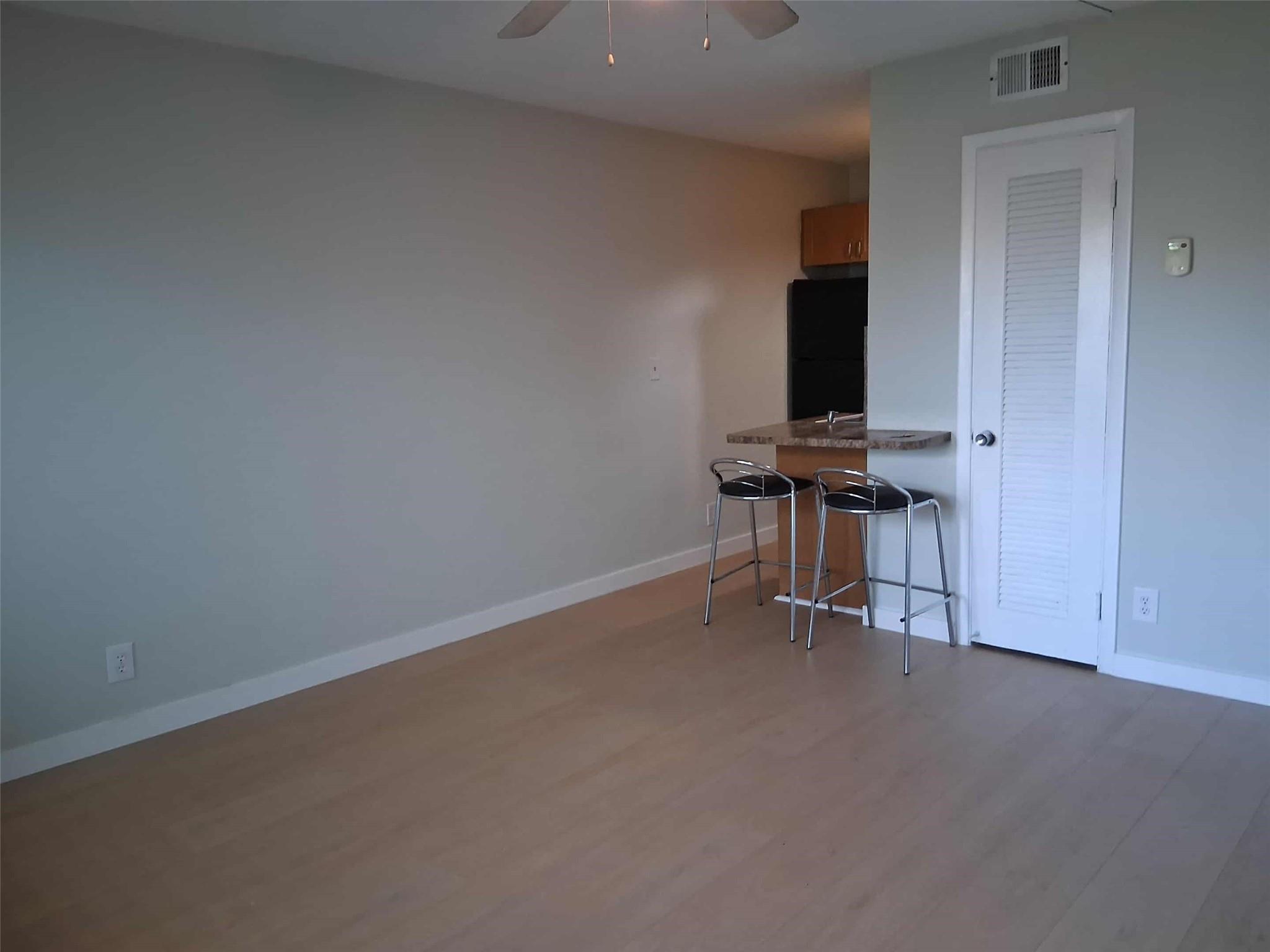 Holiday Apartments Condo - Residential