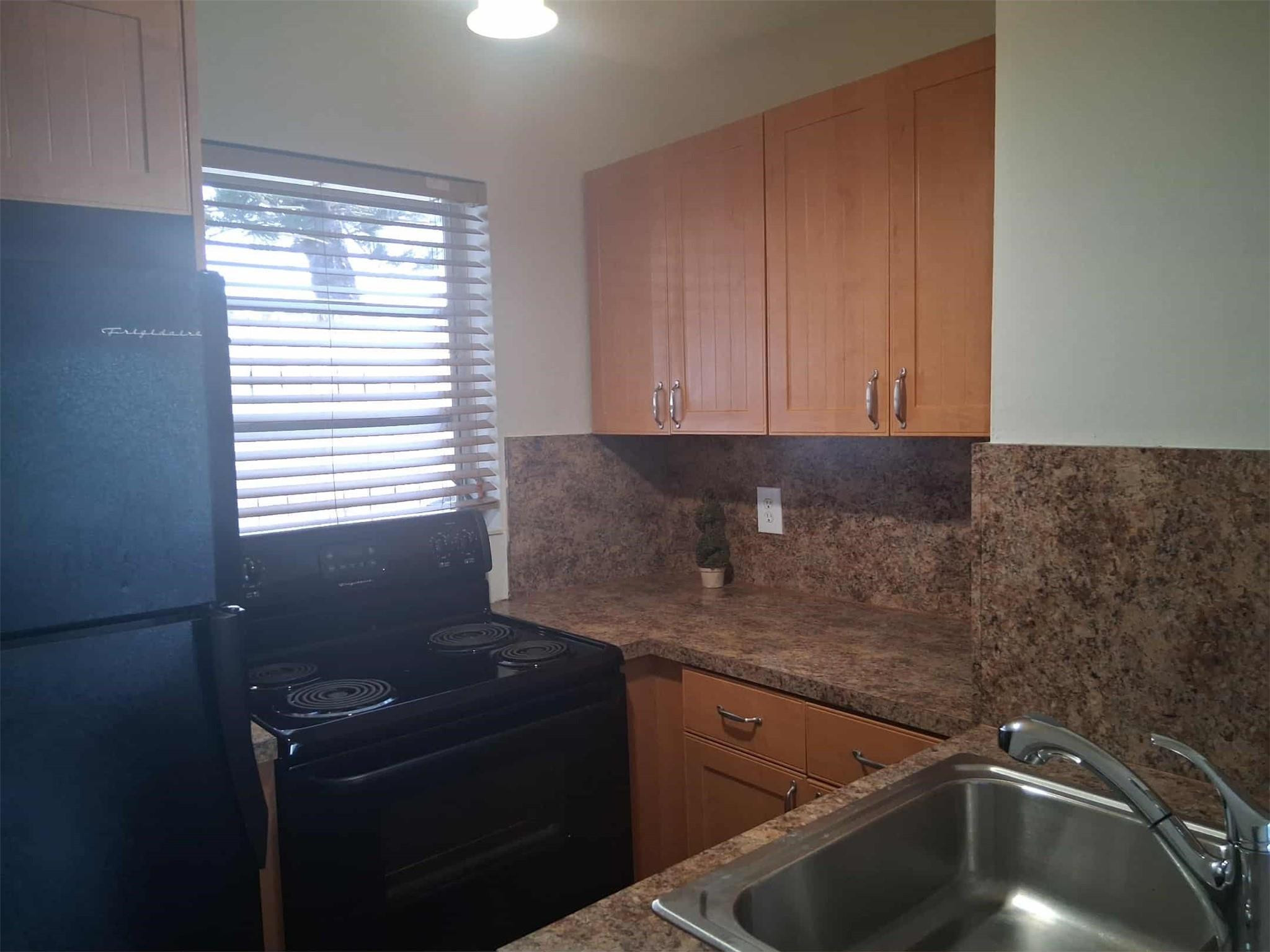 3212 NE 7th Place 10