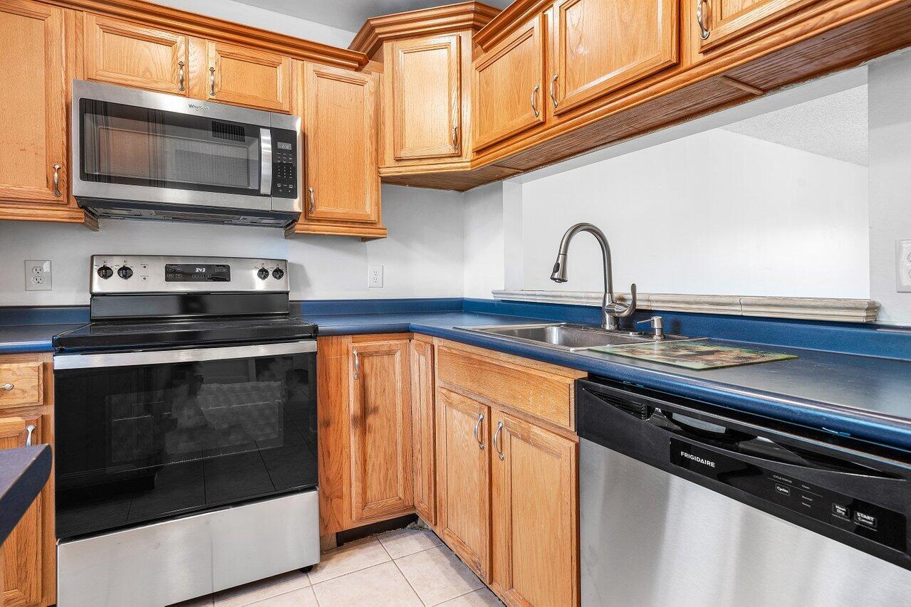 6808 Palmetto Circle S 202
