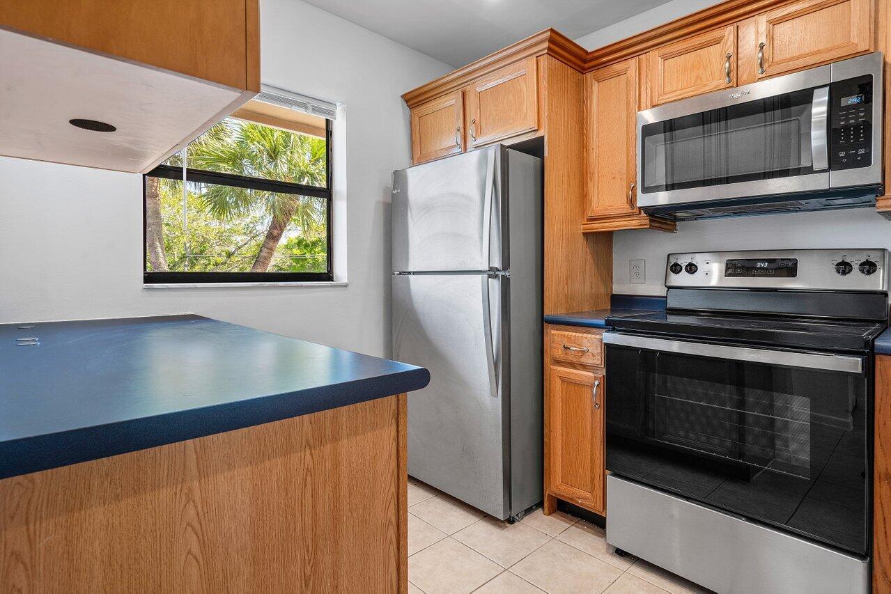 6808 Palmetto Circle S 202